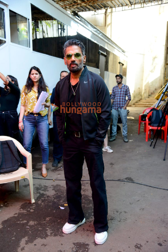 photos suniel shetty himesh reshammiya and others snapped on the sets of indian idol for hunter tootega nahi todega promotions 1