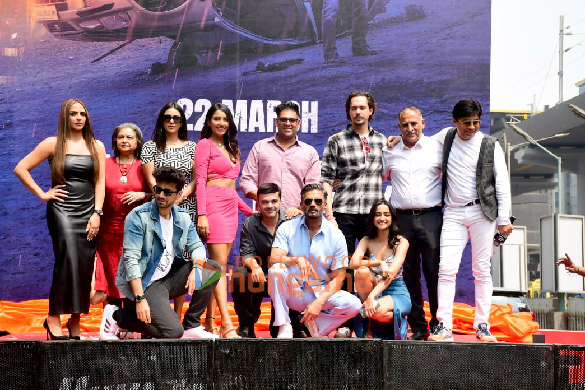 Photos: Suniel Shetty, Karanvir Sharma, Esha Deol and others snapped at the Hunter trailer launch