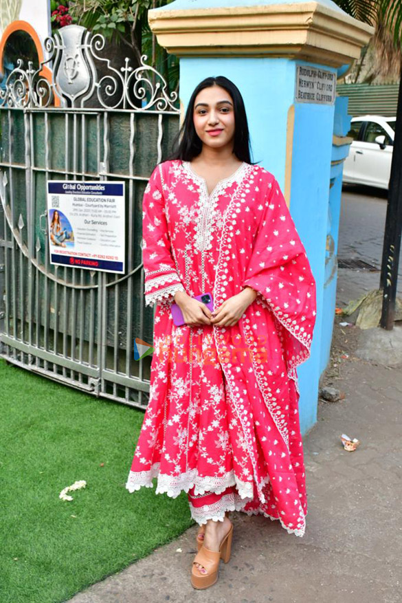 photos tanisha santoshi snapped attending nanis event in bandra 1