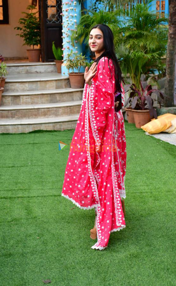 photos tanisha santoshi snapped attending nanis event in bandra 3