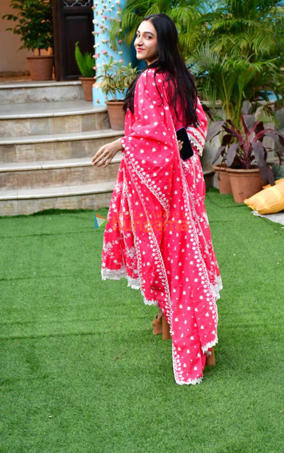 photos tanisha santoshi snapped attending nanis event in bandra 4