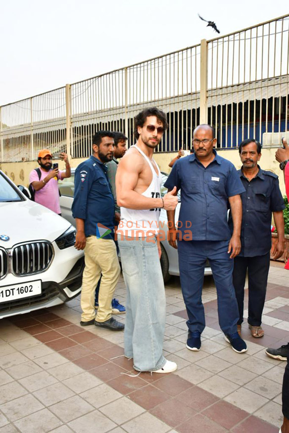 photos tiger shroff snapped at the gym 6 2