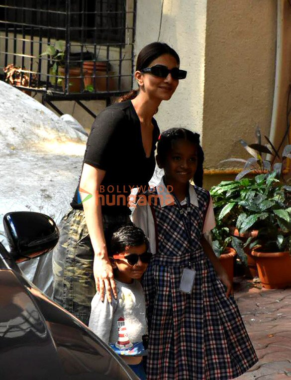 photos vaani kapoor snapped in bandra 2 2