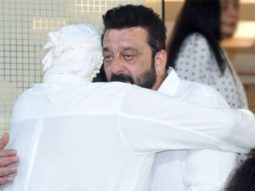 Sanjay Dutt hugs Veteran actor Ranjeet at Kishor Bajaj’s prayer meet