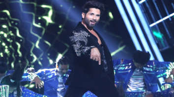 Shahid Kapoor relives Jab We Met days as he performs on ‘Mauja Mauja’ at Zee Cine Awards