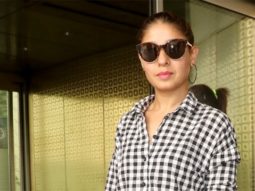 Sunidhi Chauhan greets paps at the airport