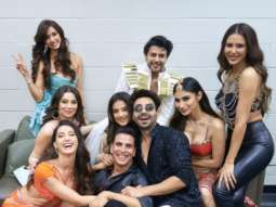 The Entertainers: Akshay Kumar, Nora Fatehi, Disha Patani and others flash their million-dollar smile in BTS pic
