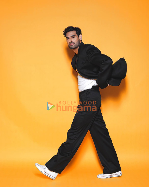 ahan shetty 2 5