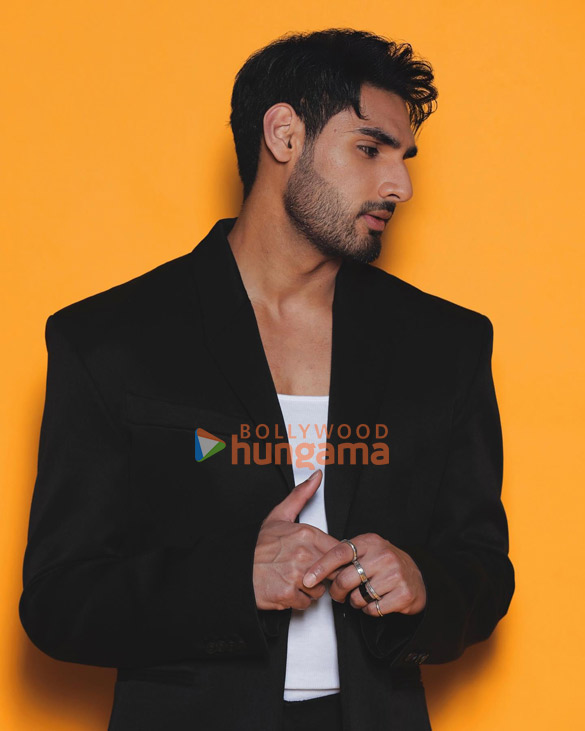 ahan shetty 4 4