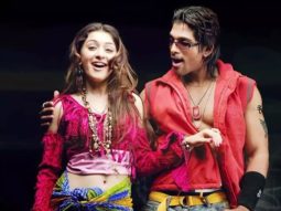 Desamuduru screening becomes pre-birthday bash for Allu Arjun fans, watch