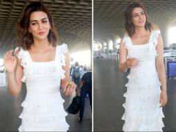 Kriti Sanon travels in economy class; leaves passengers in awe with her humility