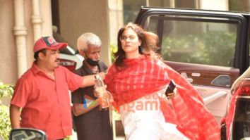 Photos: Kajol snapped in Bandra