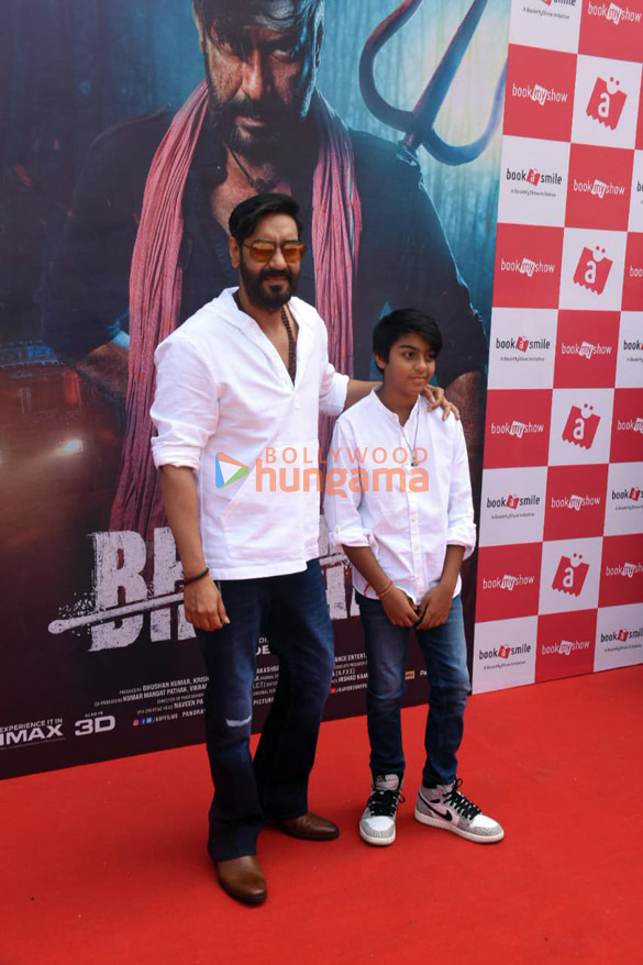 photos ajay devgn and snapped with his son at a screening of bholaa 3