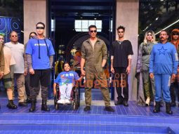 Photos: Akshay Kumar attends the Force9 store launch