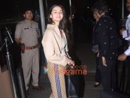 Photos: Alia Bhatt and Parineeti Chopra snapped at the airport