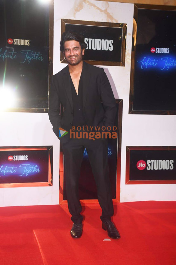 photos anil kapoor shahid kapoor and others snapped at the jio studios infinity together event 333 22