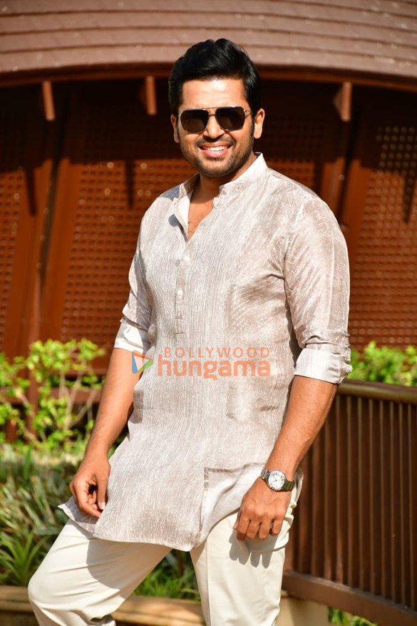 photos cast of ponniyin selvan part 2 snapped promoting their film 4