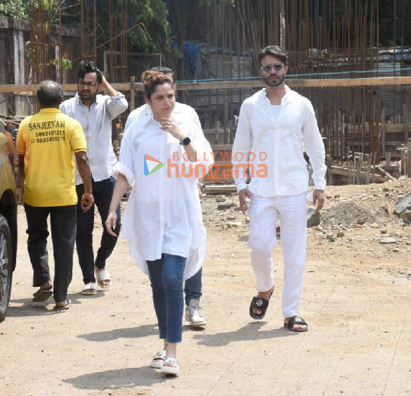 photos celebs attend mukesh chhabras mother kamala chhabras funeral 1
