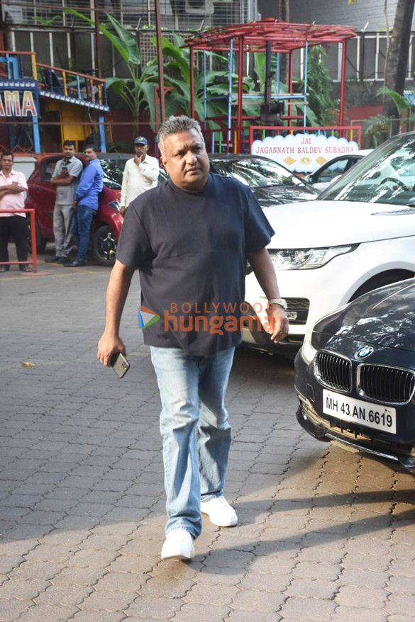 photos celebs grace satish kaushiks 67th birth anniversary 008 1