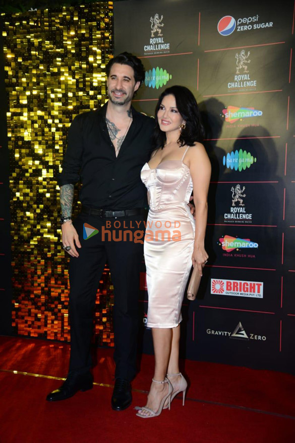 photos celebs grace the premiere of disco dancer the musical 12