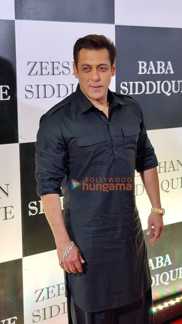 photos celebs snapped at baba siddiques iftaar party 1
