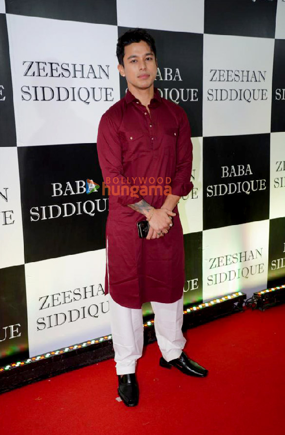 photos celebs snapped at baba siddiques iftaar party1 6