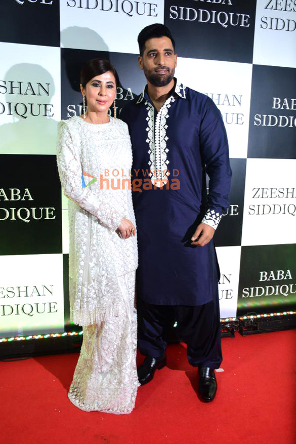 photos celebs snapped at baba siddiques iftaar party6 17