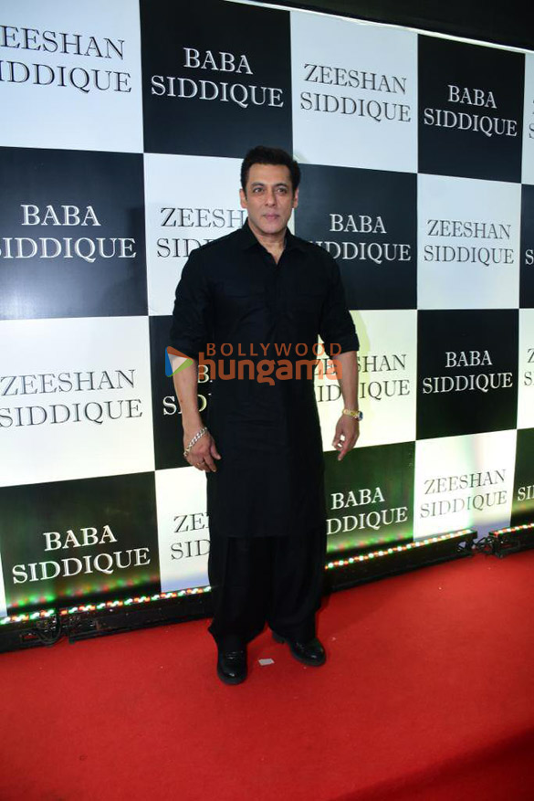 photos celebs snapped at baba siddiques iftaar party6 26