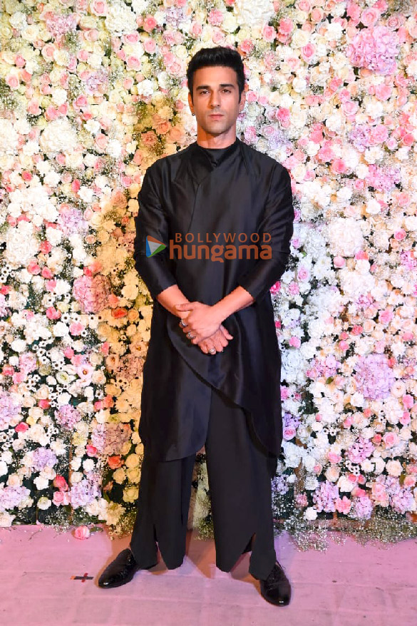 photos celebs spotted at arpita khan and aayush sharmas eid bash3 27