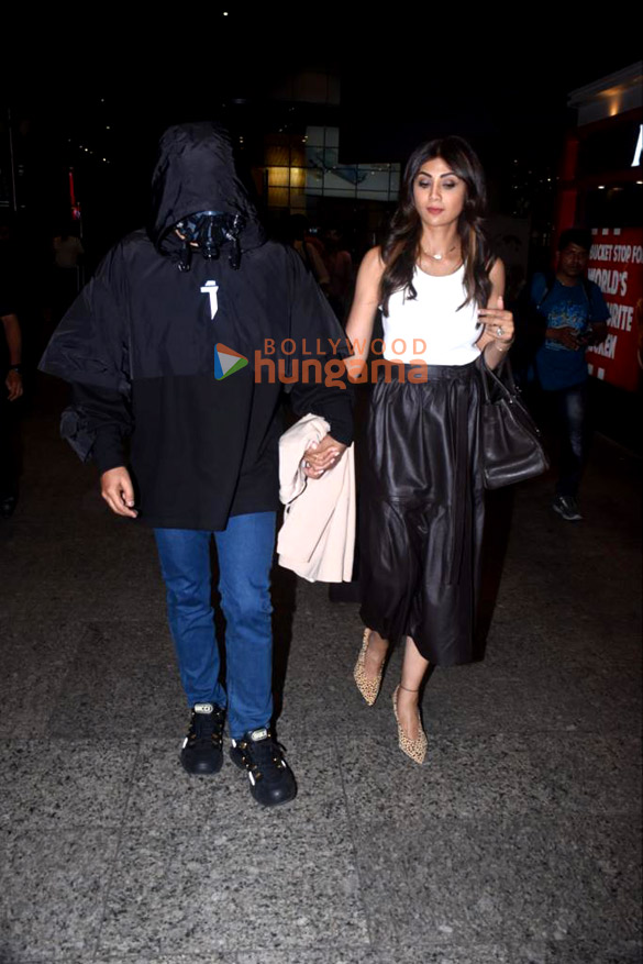 photos deepika padukone malaika arora and others snapped at the airport 5
