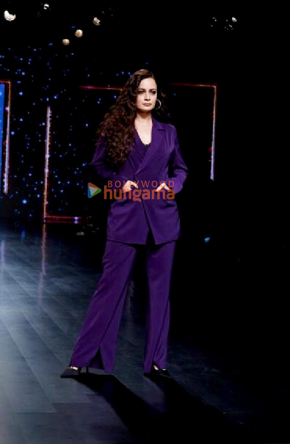 photos dia mirza turns showstopper for bombay times fashion week 2023 2