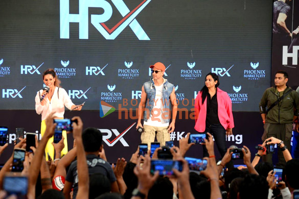 photos hrithik roshan snapped at the launch of the first hrx store in mumbai at phoenix market city 3