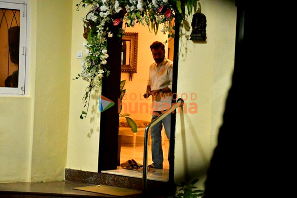 photos kareena kapoor khan saif ali khan and others snapped at aditya chopras house