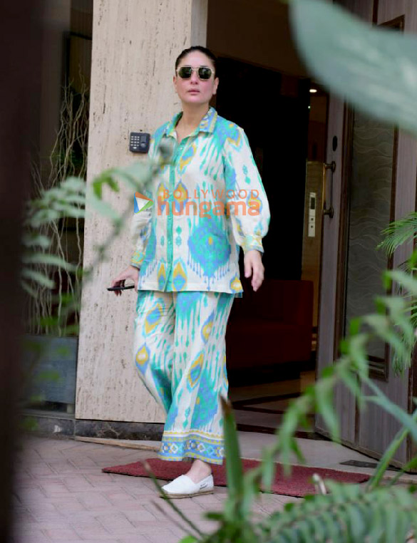 photos kareena kapoor khan spotted in bandra 4 50