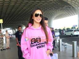 Photos: Kiara Advani, Kartik Aryan, Vaani Kapoor and Tamannaah Bhatia snapped at the airport