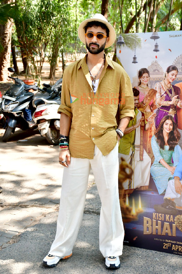 photos kisi ka bhai kisi ki jaan cast snapped promoting their film at mehboob studios in bandra 5