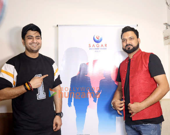 photos mahurat of director santos sagars film desi love 4