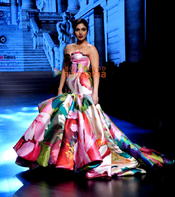 photos malaika arora amrin qureshi namashi chakraborty and bhumi pednekar turn showstoppers at bombay times fashion week 20234 2