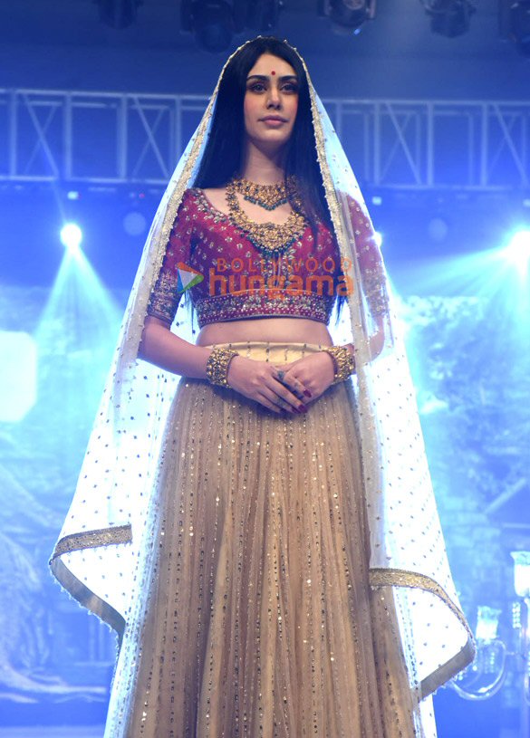 photos malaika arora warina hussain and amyra dastur turned showstoppers at the jewelbuzz iconic awards 2023 3