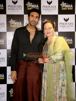 Photos: Mandakini inaugurates Sandip Soparrkar’s India Dance Week Season 7