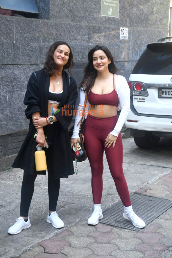 photos neha sharma and aisha sharma spotted outside the gym 4 2