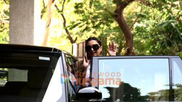 Photos: Parineeti Chopra snapped in Khar