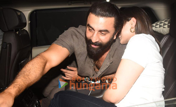 photos ranbir kapoor and alia bhatt snapped in bandra 4