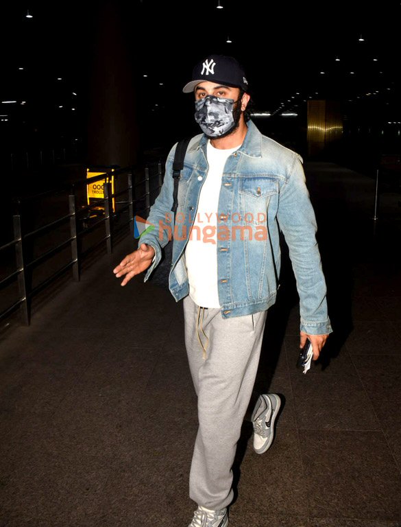 photos ranbir kapoor snapped at the airport 4 3