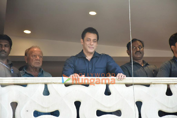 Photos: Salman Khan and Salim Khan greet fans on occasion of Eid 2023 | Parties & Events