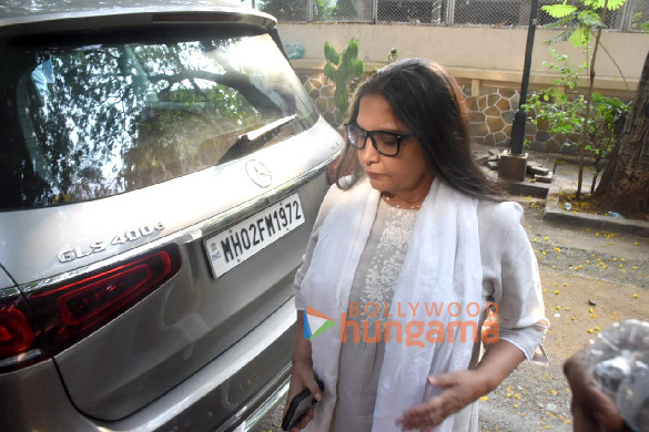 photos shah rukh khan aryan khan karan johar others snapped at aditya chopras house to pay last respects to pamela chopra6 1