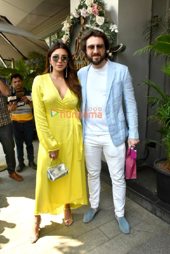 photos shama sikander karishma tanna kubraa sait and others snapped at ditas restro bar 1