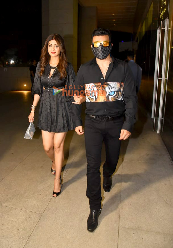 photos shilpa shetty raj kundra nushrratt bharuccha and yo yo honey singh spotted at bkc bandra 5