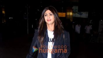 Photos: Shilpa Shetty and Karisma Kapoor snapped at the airport