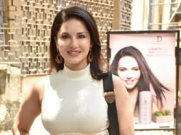 Photos: Sunny Leone snapped at Bandra